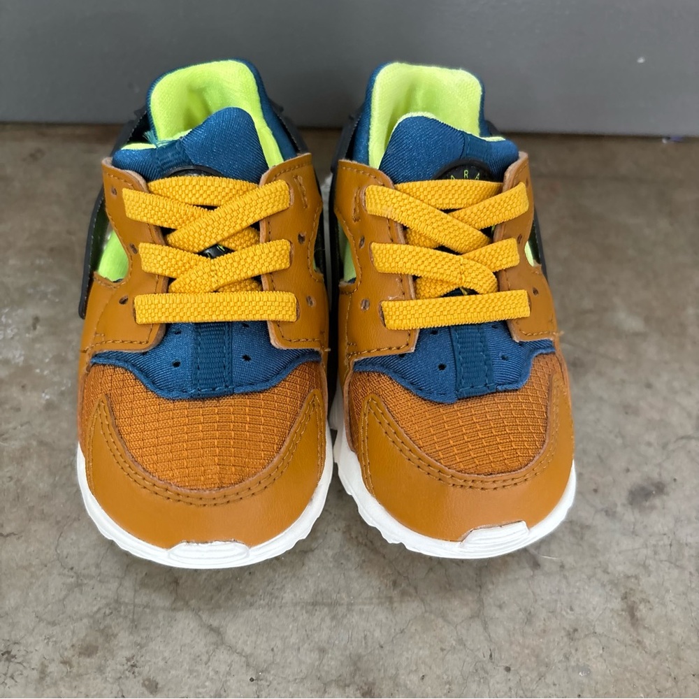Nike Kids Huarache‎ Run Sneakers Size 4C